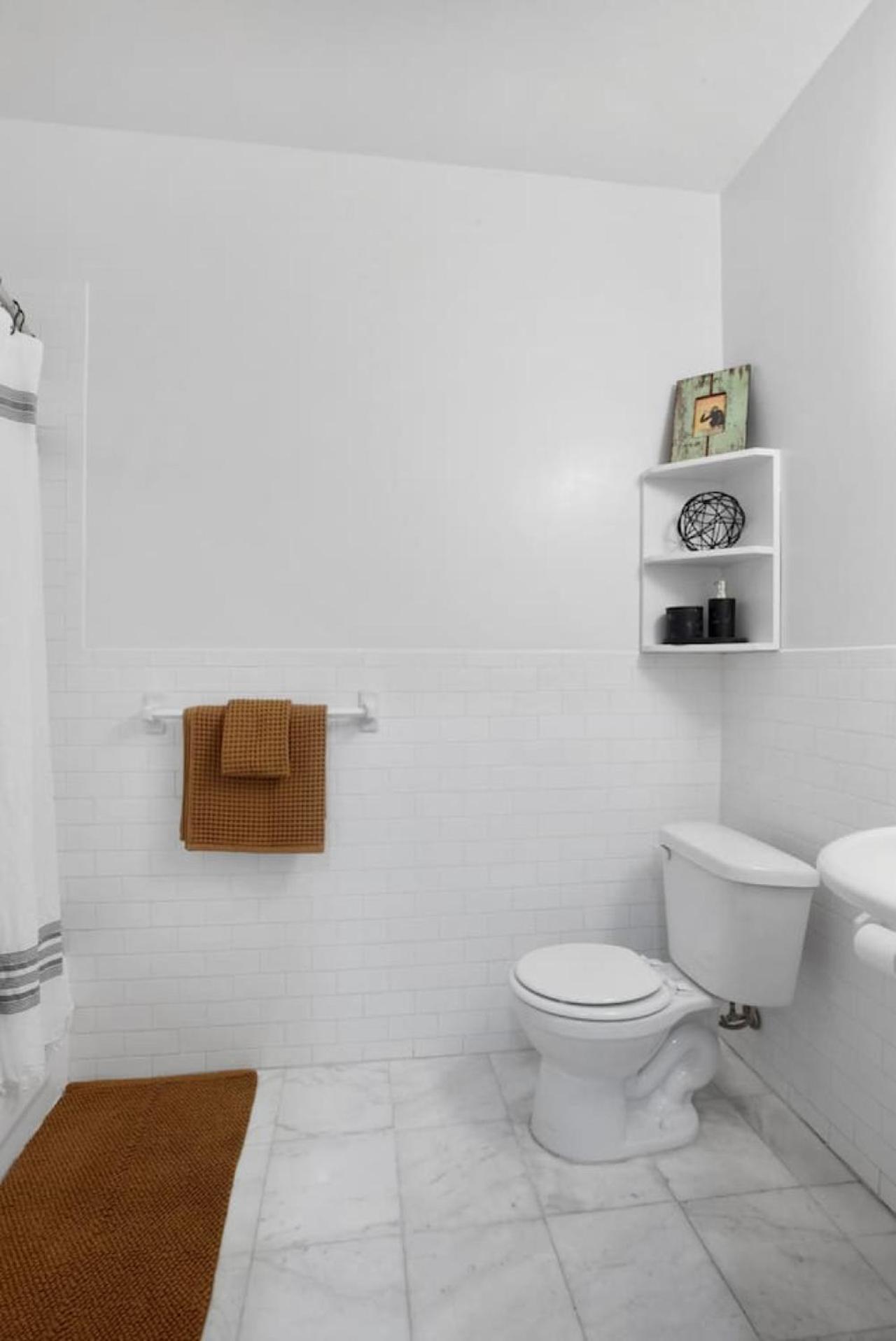 Charming Park Townhome * New York