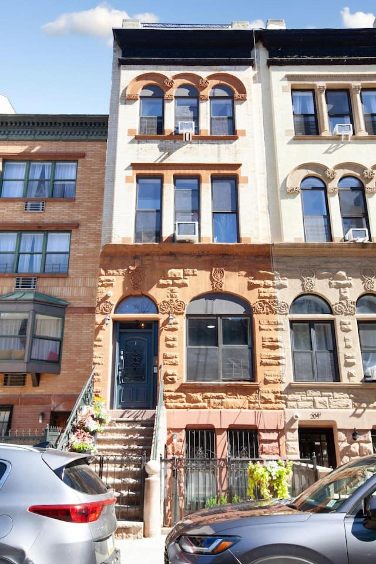 Charming Park Townhome * New York